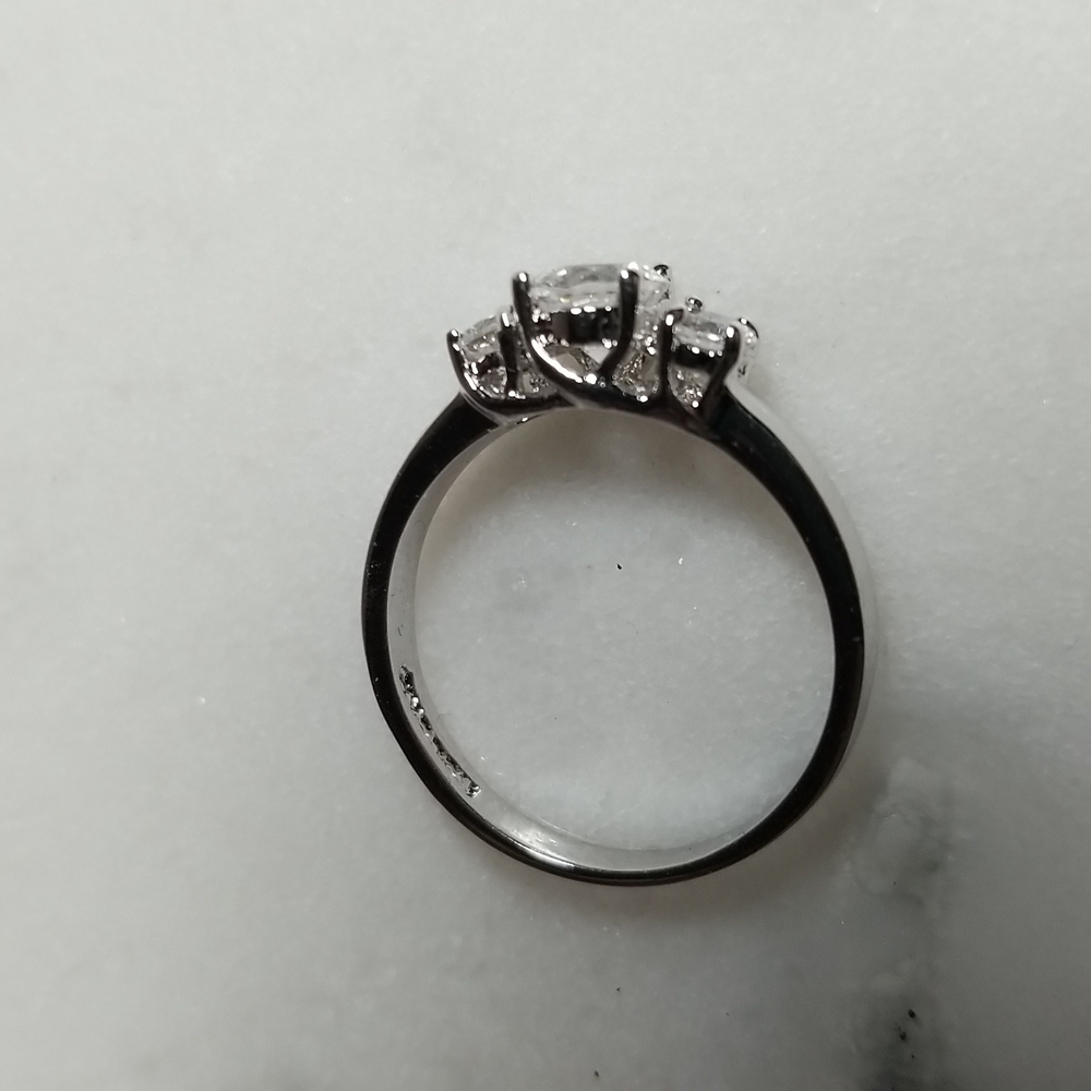 Three Stone Ring - image 5